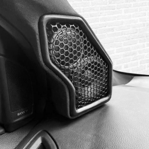 Front speaker Customisation